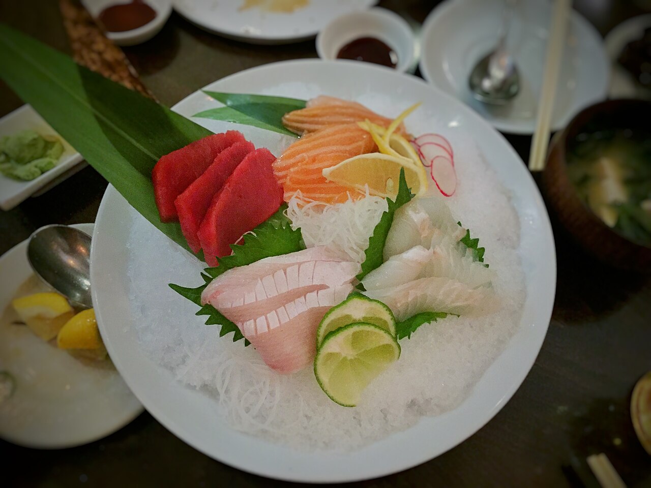 刺身の盛り合わせ